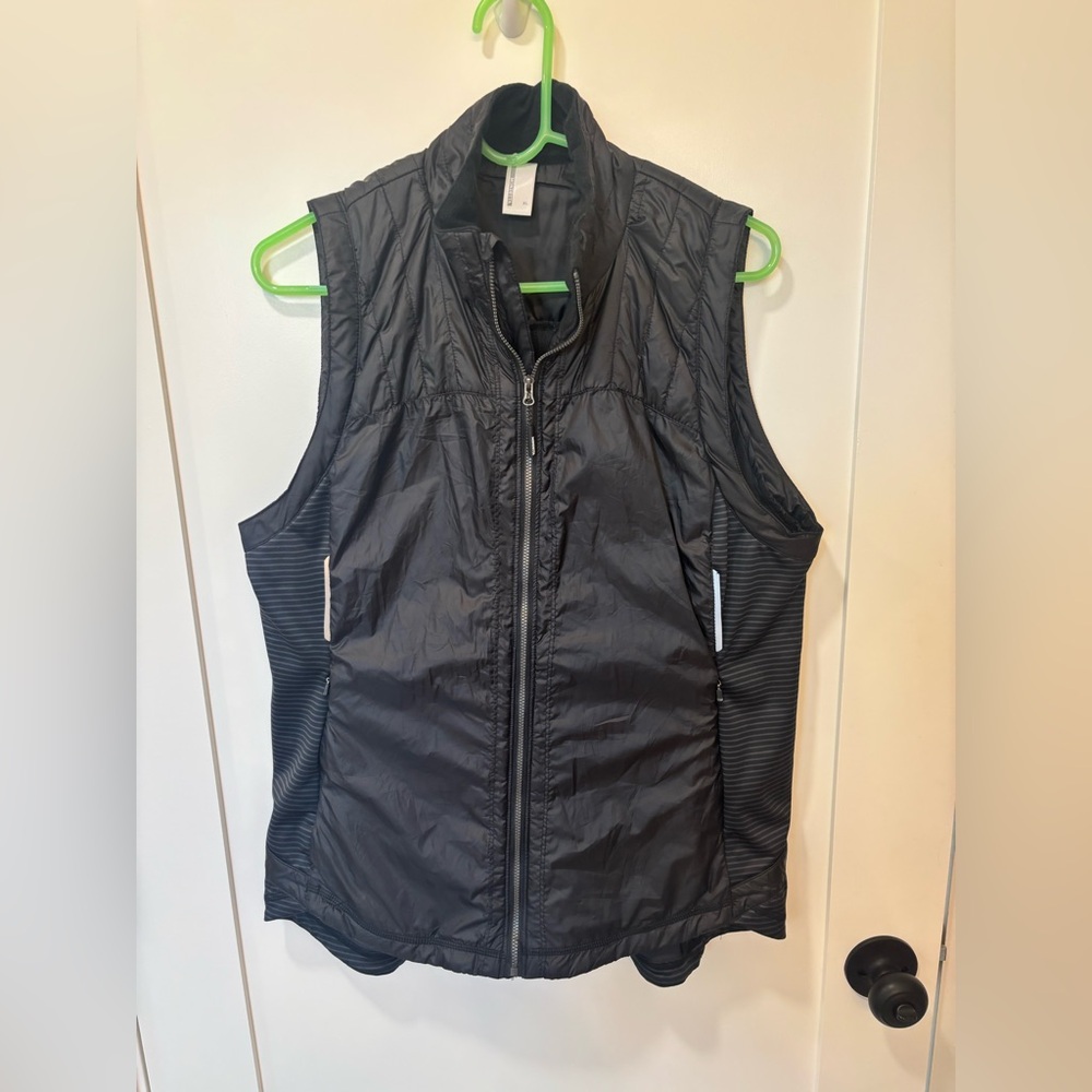 Black outdoor vest, XL
